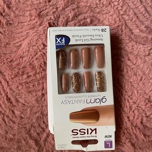 Kiss press on nails !